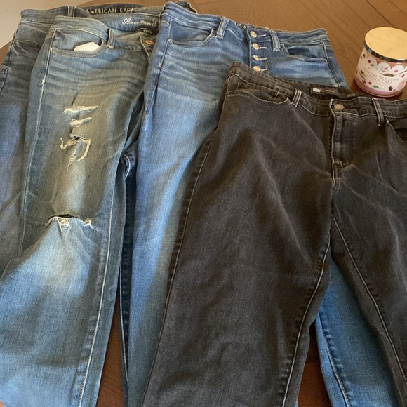 American Eagle 3 pairs, 1 pair of Levi’s.. Jeans bundle - Picture 3 of 4